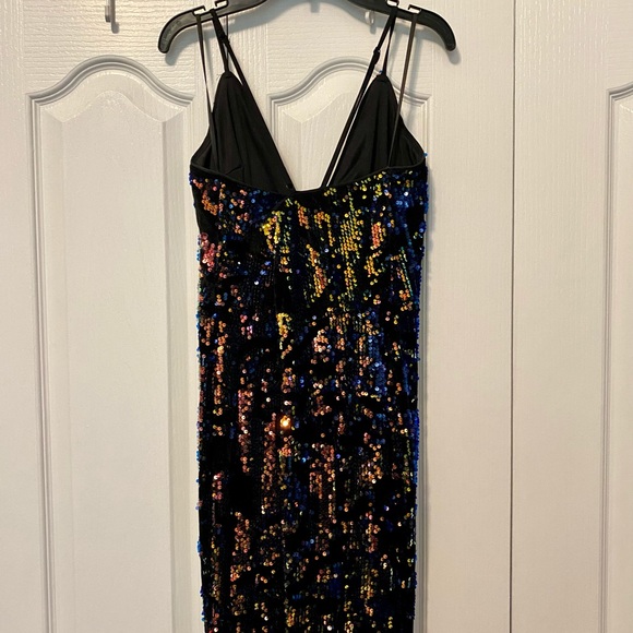 Sequin Mermaid Style Dress - Picture 5 of 8
